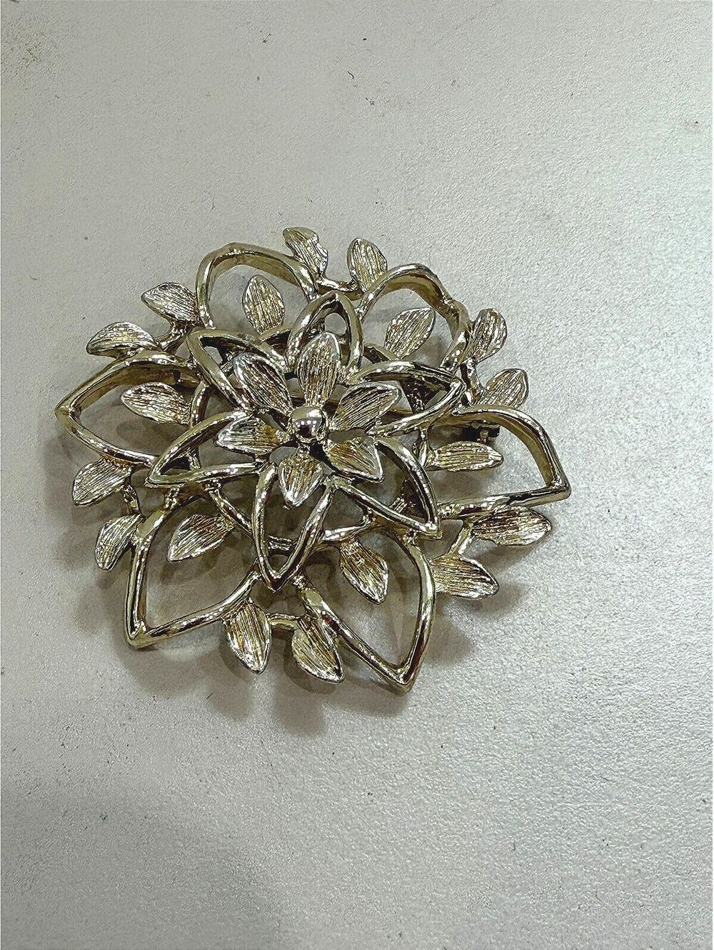 Sarah Coventry Vintage Gold Tone Floral Brooch Pin
